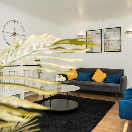 Villa Stylish 3 Bed House With Free Parking Leeds  Esterno foto