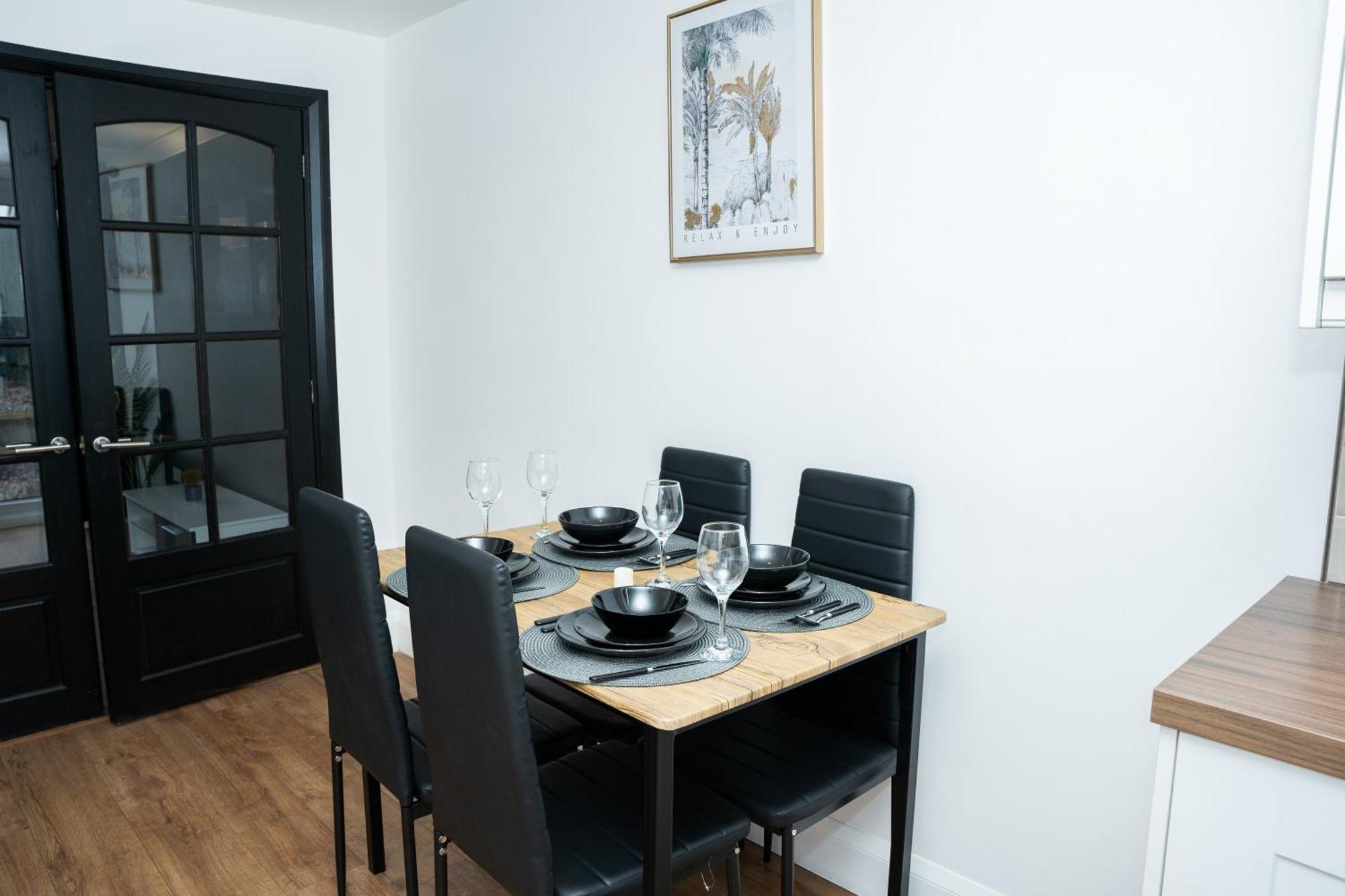 Villa Stylish 3 Bed House With Free Parking Leeds  Esterno foto